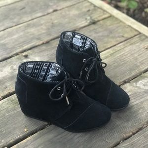Black TOMS wedges